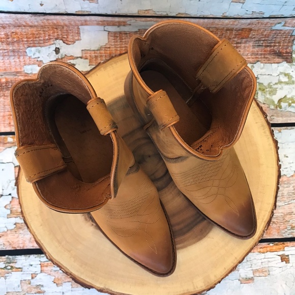 NWOB FRYE Billy Short Distressed Cowboy Boot - Picture 2 of 8